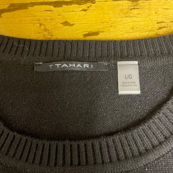 T Tahari Raised 3D Floral Crochet Detail Short Sleeve Sweater Sz LG Puff Sleeve - Picture 8 of 8